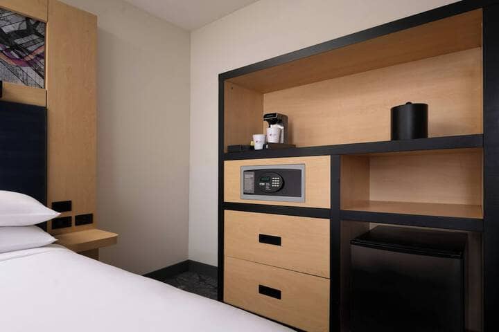 Room 10 of 48