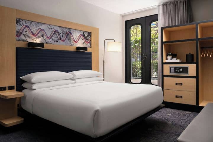 Room 12 of 48